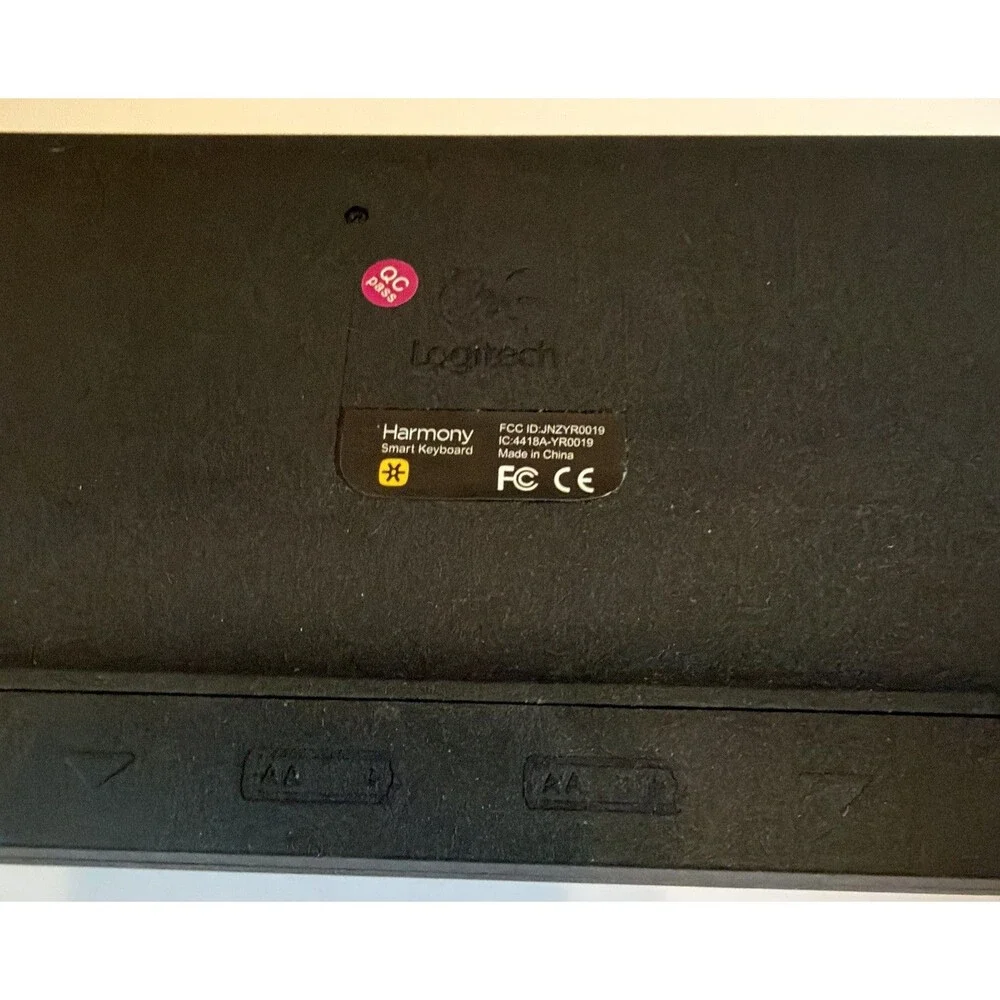 Logitech Harmony Smart Keyboard With Dongle - No Hub